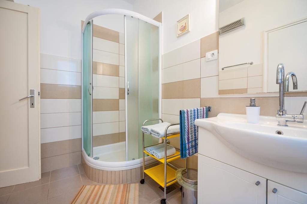 Vera Apartments With Sea View And Old Town View Zadar Exterior photo